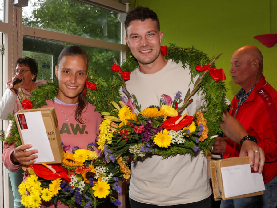 Ingrid van der Veen en Jelco Witteveen winnen(A-klasse) in Tytsjerk het door Wim Jousma georganiseerde  Pearkekeatsen